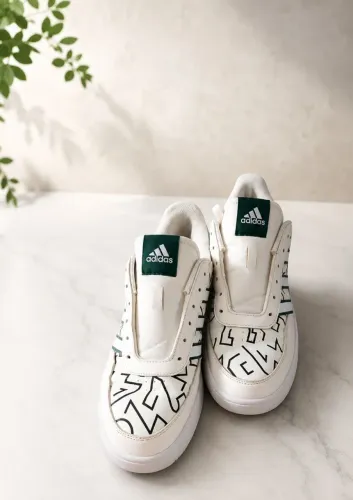 Tênis masculino Adidas original (semi novo)