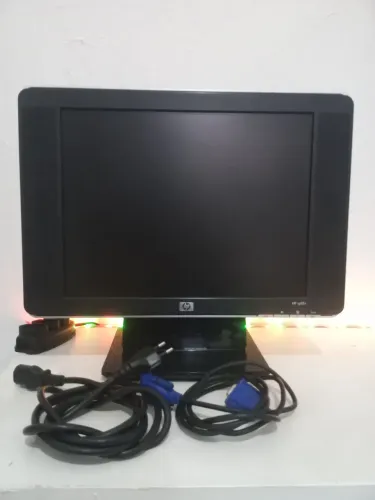 Monitor Pc HP 16" Com áudio integrado 