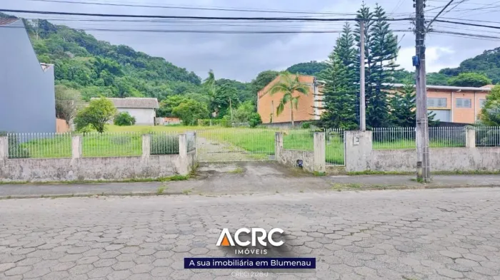 ACRC Imóveis - TE01278 - Terreno com um total de 1.905,25m² a Venda no Bairro Salto Norte