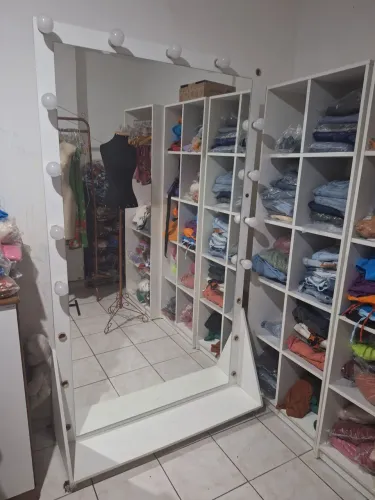 Espelho camarim gigante com rodinha usado e ótimo estado