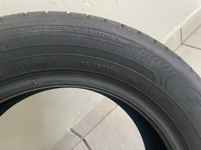 Pneu aro 15