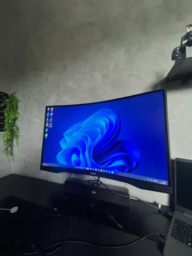 Monitor Samsung Odyssey G5 27? QHD 165Hz Curvo - Sem Base