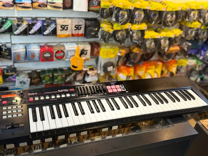 Roland Xps10 semi novo