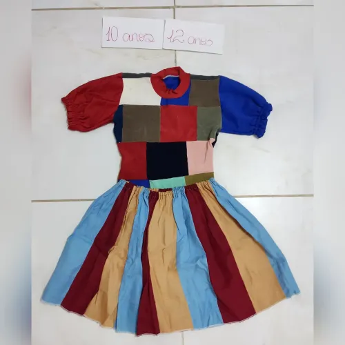 Fantasia palhacinha de retalho infantil 10/12 anos 