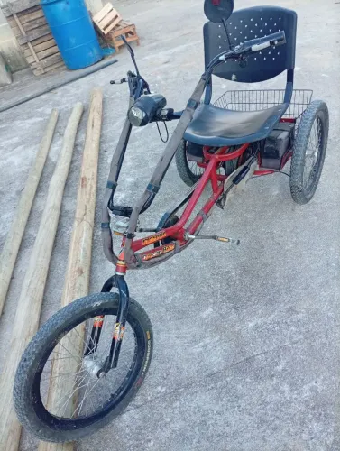 Triciclo elétrico 