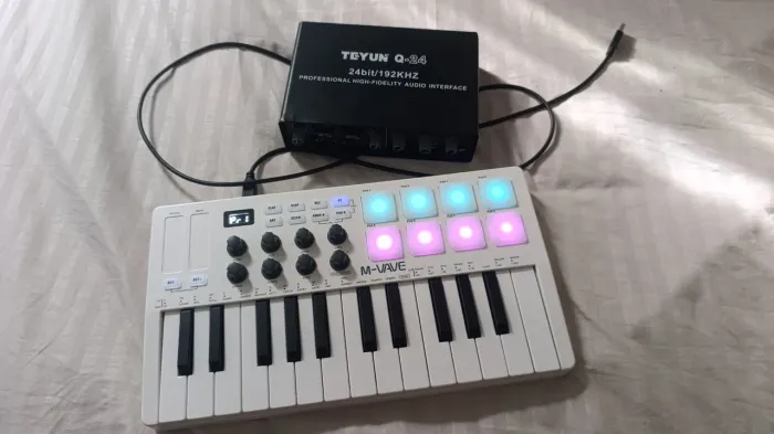Controlador + Interface de áudio