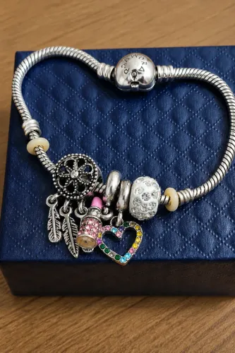 Bracelete Pandora Original em Prata com Berloques, aceito trocas ou ofertas