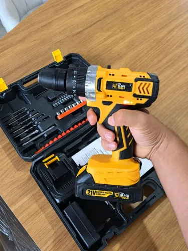 furadeira e parafusadeira de impacto com 2 baterias - maleta completa - the Black tools