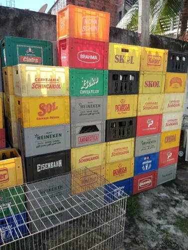 Engradado de cerveja 600ml completo com garrafas 