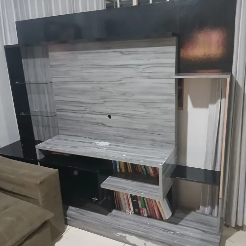 Rack com painel de TV
