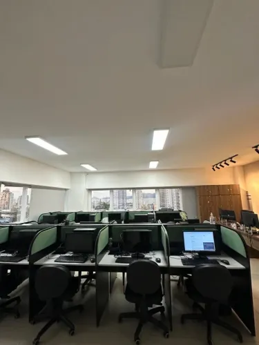 Repasse sala comercial totalmente equipada, ideal para call center, operações comerciais.