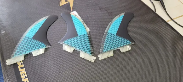 Jogo de quilhas FCS II - Performance - Fiberglass com honeycomb