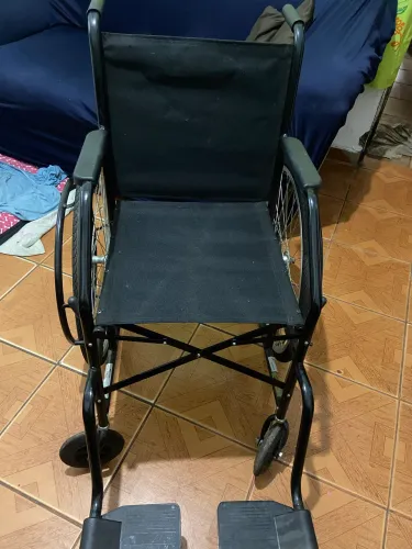 Cadeira de rodas e higienica
