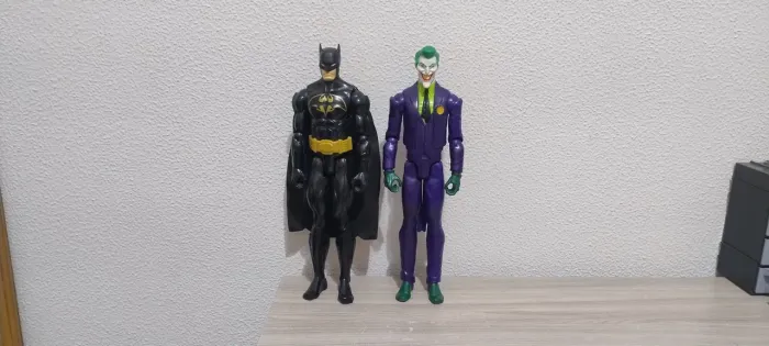 Bonecos Batman e Coringa - Mattel 30 cm de altura