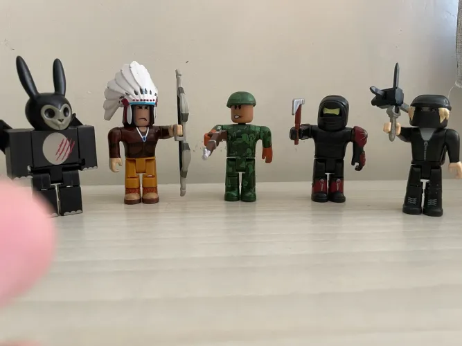 Kit 5 bonecos Roblox