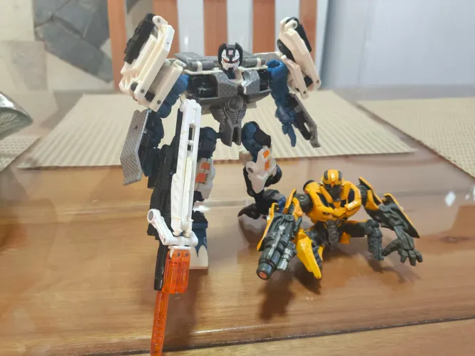 Transformers 2007 Final Stand Longarm e Bumblebee Deluxe Class