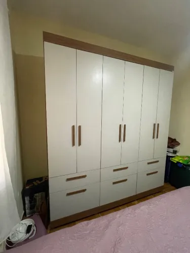 Guarda-roupa de casal, 6 portas e 6 gavetas