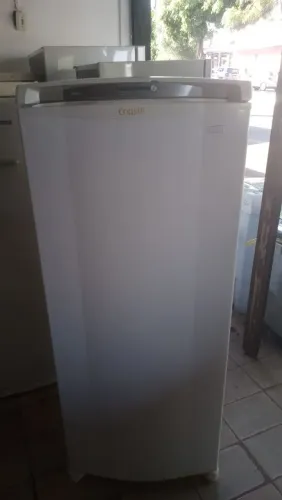 GELADEIRA CONSUL - BRANCA 220v GELADEIRA MUITO BOA MAIS MODERNA UM POUCO TENHO OUTRAS 
