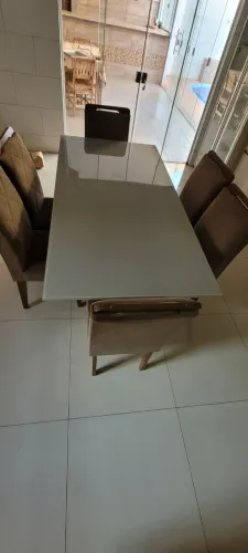Mesa de jantar retangular
