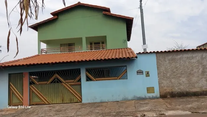 CASA SOBRADO 4 QUARTOS