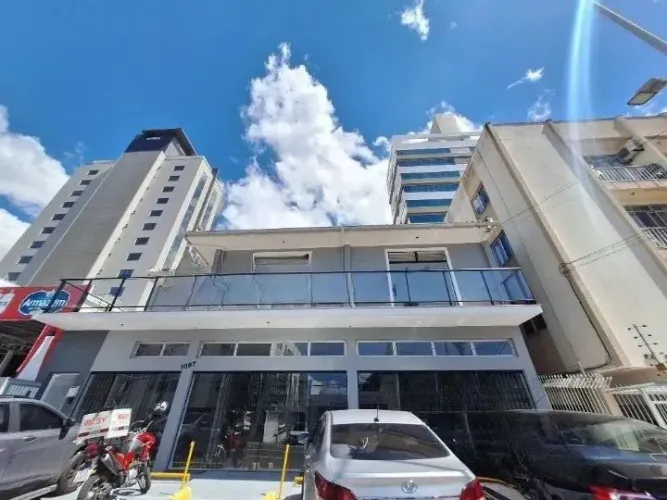 Locação | Loja Comercial com 308 m² e 2 vagas de garagem - Kobrasol, em São José.