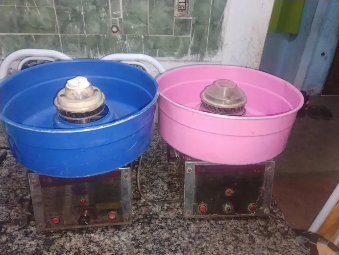 2 Máquinas de algodão doce