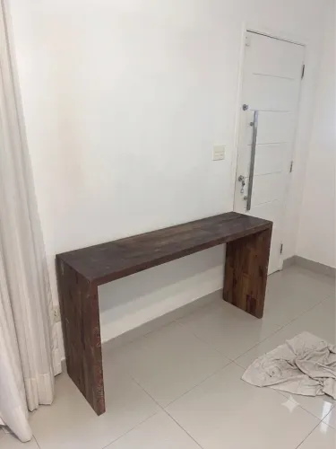 Aparador de madeira de demolição