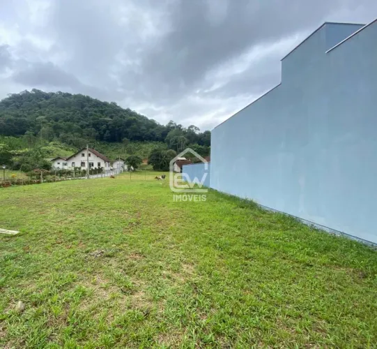 Terreno com Área Total de 454m² em Schroeder, SC