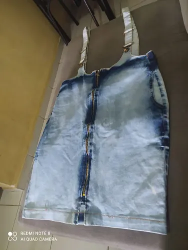 Linda jardineira jeans