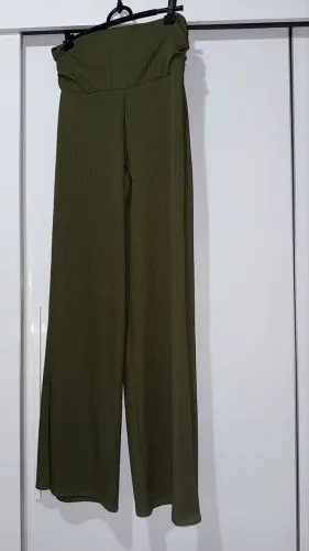 Calça pantalona Yessica. NUNCA USADA