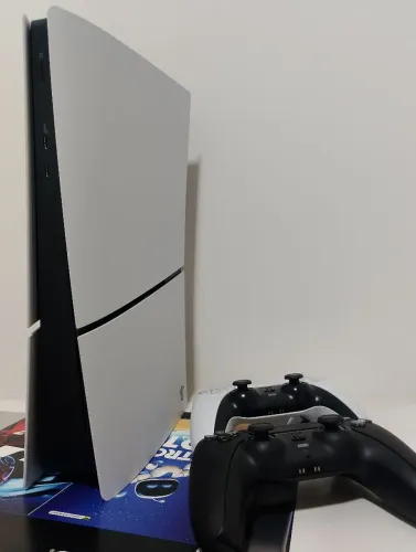 PS5 Com menos de um ano de uso
