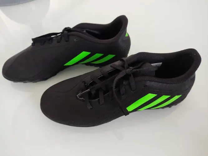 Chuteira Adidas deportivo society