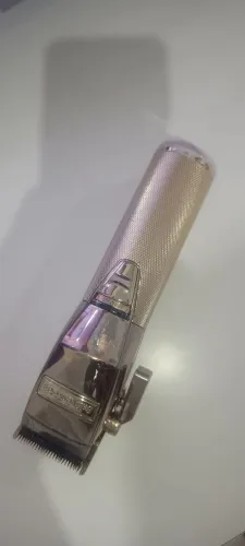 Máquina de cortar cabelo babyliss pro dourada