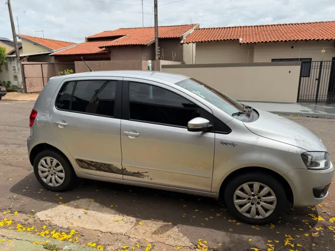 Volkswagen Fox 1.0 MI Total Flex 8V 5P 2013