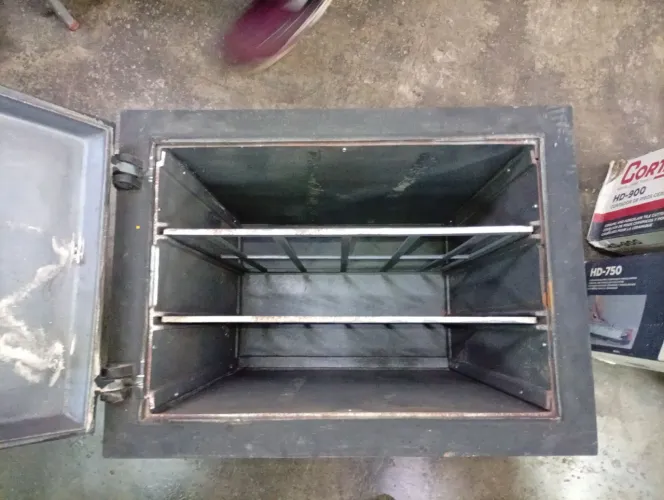Forno de ferro fundido A LENHA 41 cm de altura 47 cm de largura e 52 de fundura