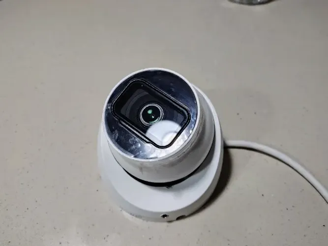 Câmera IP Dome Dahua 5MP PoE - DH-IPC-HDW1530T-S6 com Microfone