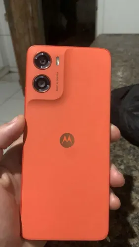 Moto g 06 um mês de uso possui caixa e nota fiscal