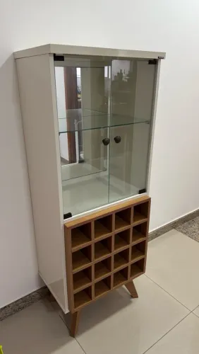 Vendo Cristaleira adega com 2 portas de vidro e espelho
