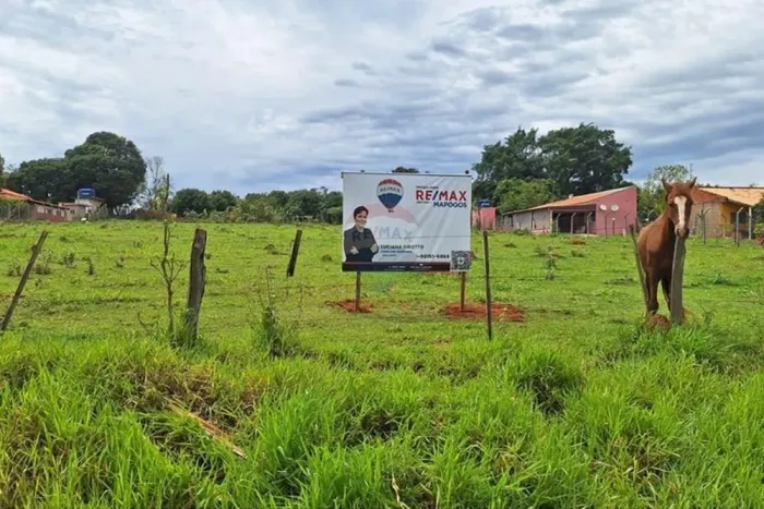 "Chácara das Paineiras: Terreno 5000m², Invista Já!"