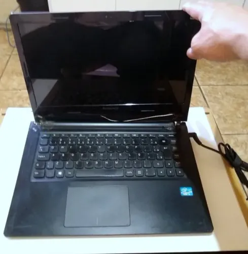 Notebook Lenovo sem hd e memoria para peças