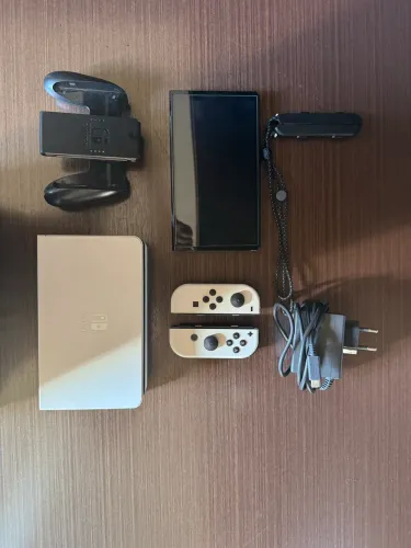Nintendo Switch OLED - 64 Gb, em bom estado