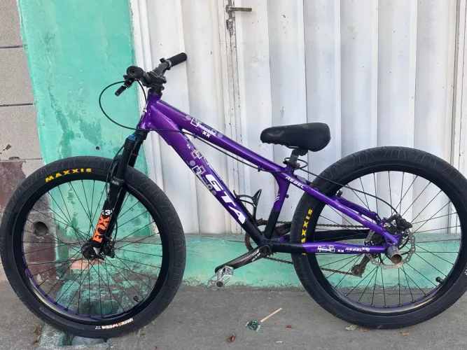 Bike GTA Rebel Aro 26 | Fox | Maxxis | MT200 | VMAXX | 12v
