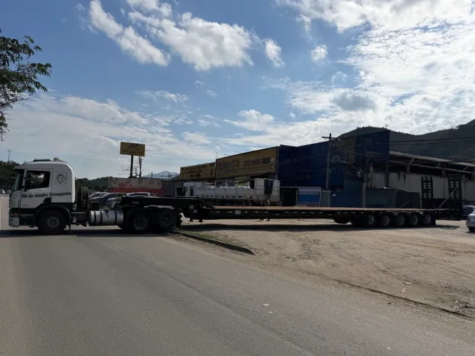 Carreta prancha reta 5 eixos com rampa e pescoço naja 