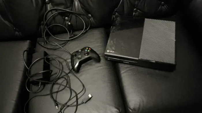 Troco ou vendo a 900Rs Xbox one fat