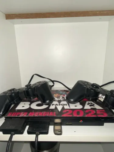 ? ? PlayStation 2 completo + 2 controles + 8 jogos no pendrive - só ligar e jogar!