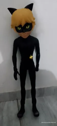Boneco Cat Noir 