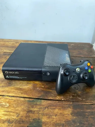 XBOX 360 DESBLOQUEADO + 1 CONTROLE ORIGINAL (ENVIO OLX PAY)