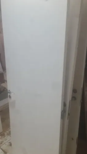 Portas De Madeira com trinco e fechadura 70cm× 2,10