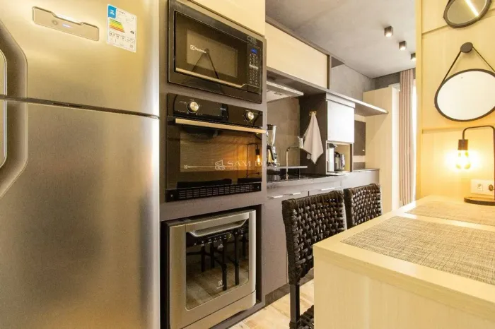 Studio Alto Padrão para Locação com 30M², 1 Vaga Fixa - Próx. Metrô Sé e Liberdade