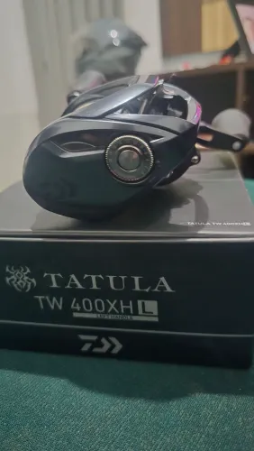 Carretilha daiwa tatula 400 XHL esquerda 